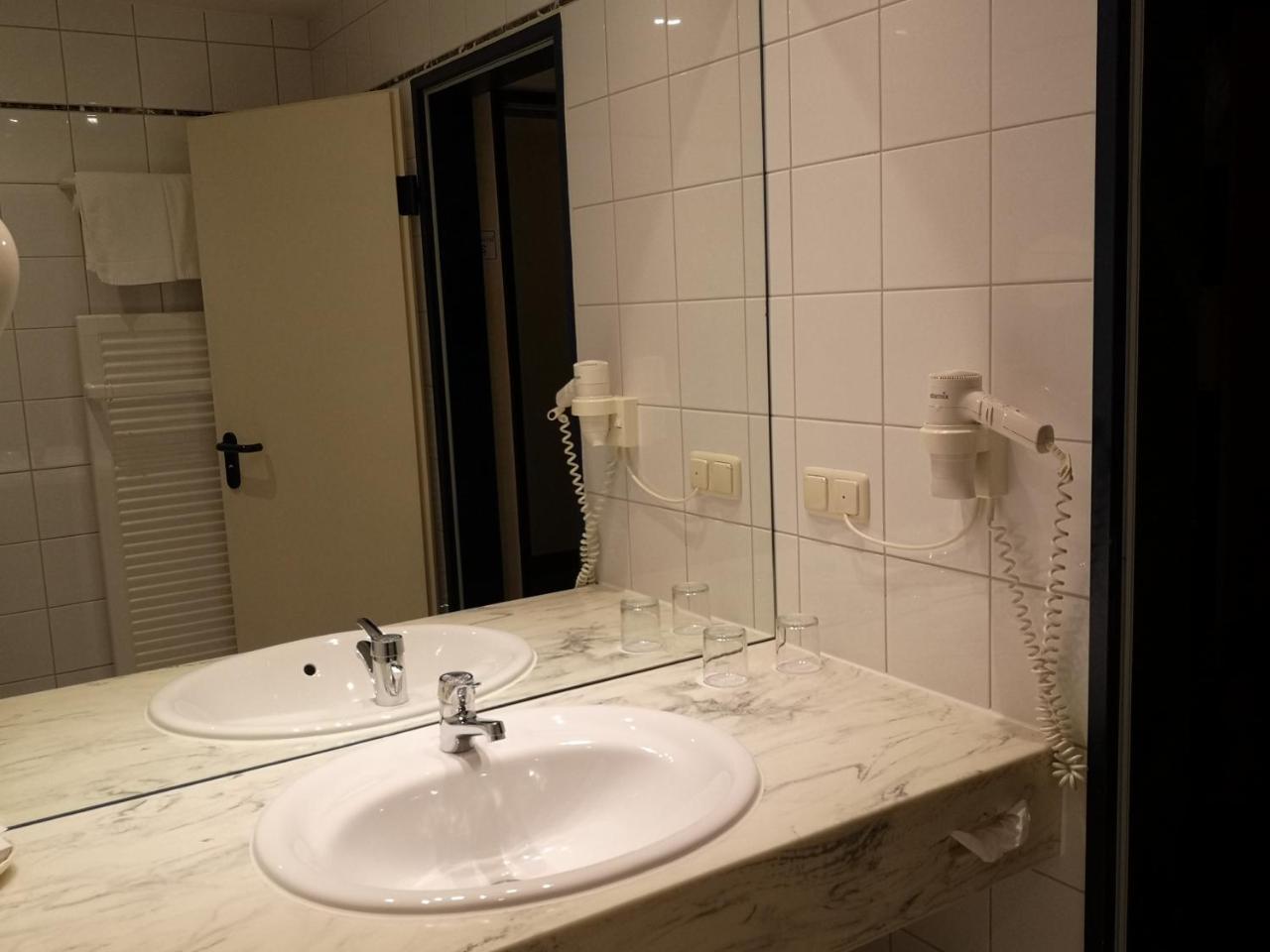 Main Hotel Eckert 3 Margetshoechheim Exterior photo